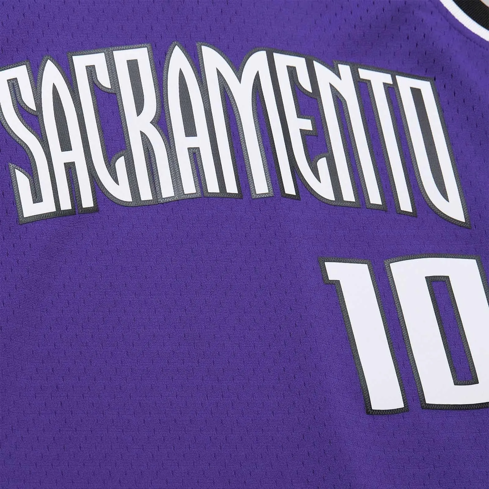 Mitchell & Ness Swingman Jersey Sacramento Kings Mike Bibby Road 02/03 - Purple